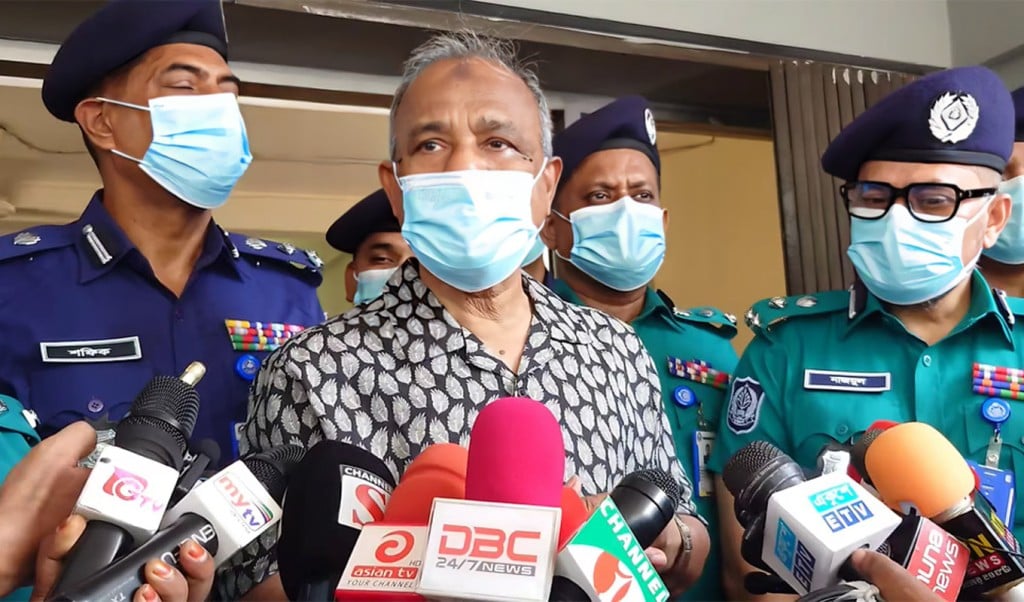 স্বরাষ্ট্র উপদেষ্টা 1749710631 তারেক রহমান ইচ্ছে করলে যেকোনো সময় দেশে ফিরতে পারেন: স্বরাষ্ট্র উপদেষ্টা