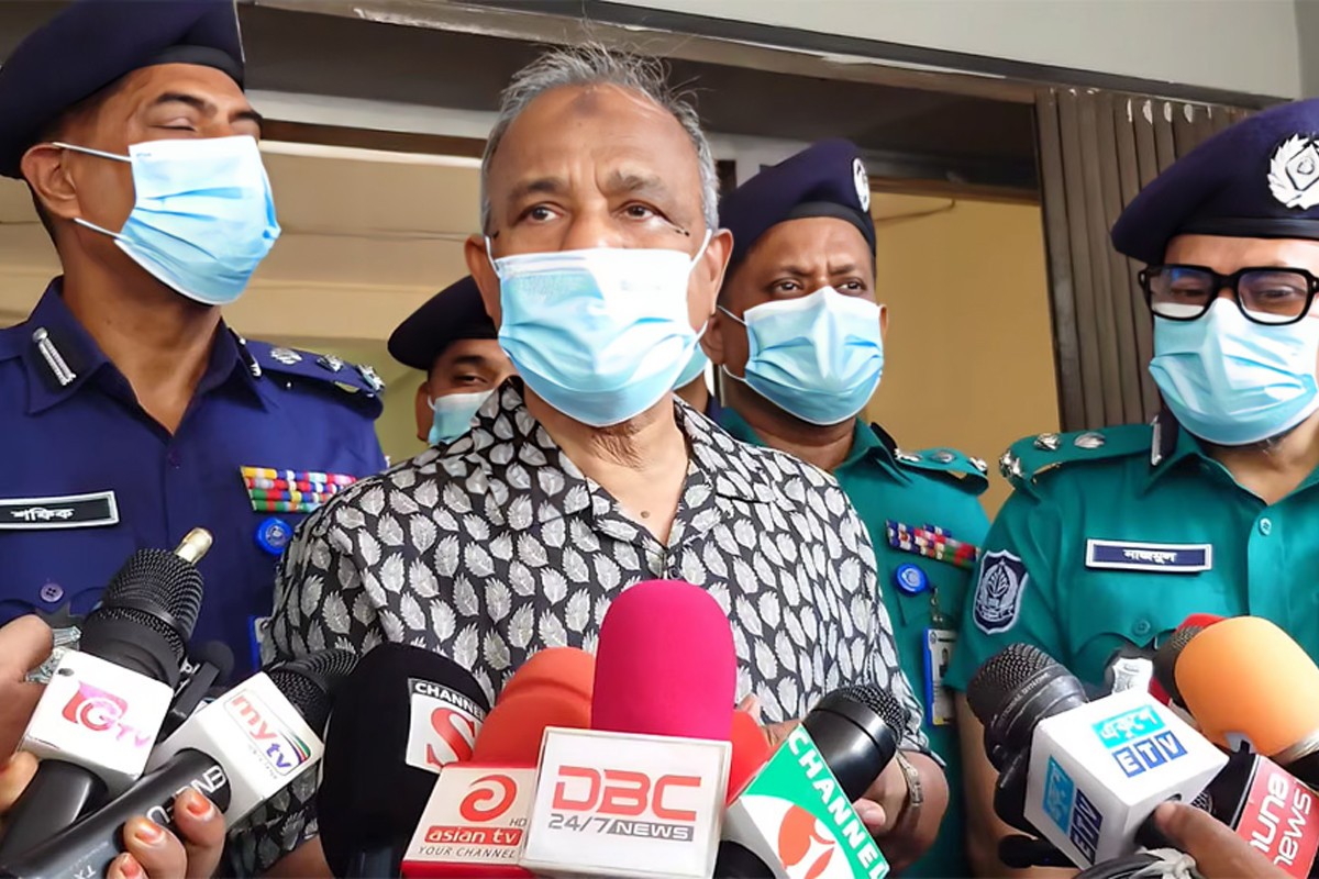 তারেক রহমান ইচ্ছে করলে যেকোনো সময় দেশে ফিরতে পারেন: স্বরাষ্ট্র উপদেষ্টা
