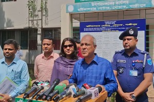 সাবেক সিইসির সঙ্গে মবকাণ্ড নিয়ে যা বললেন স্বরাষ্ট্র উপদেষ্টা