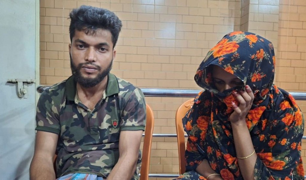 স্বামী তালাক দেওয়ার ২ ঘণ্টা পর প্রেমিকের সঙ্গে বিয়ে5 1750917568 তালাকের ২ ঘণ্টা পর প্রেমিকের সঙ্গে বিয়ে!