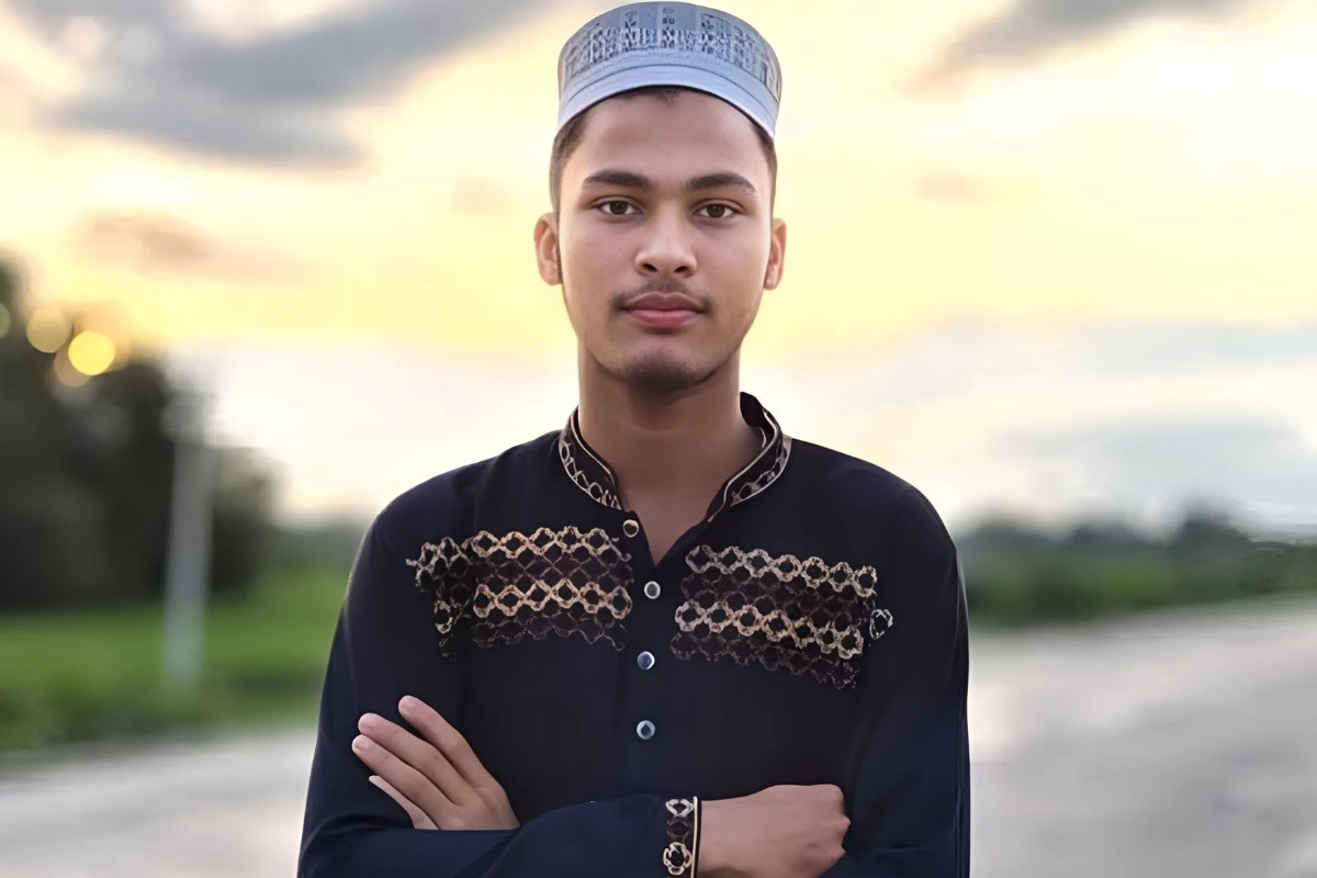 ১৫ বছর পর দেশে ফিরে ছেলের লাশ দেখলেন বাবা
