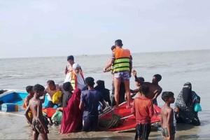 ২৮ যাত্রি নিয়ে মেঘনায় ডুবল স্পিডবোট