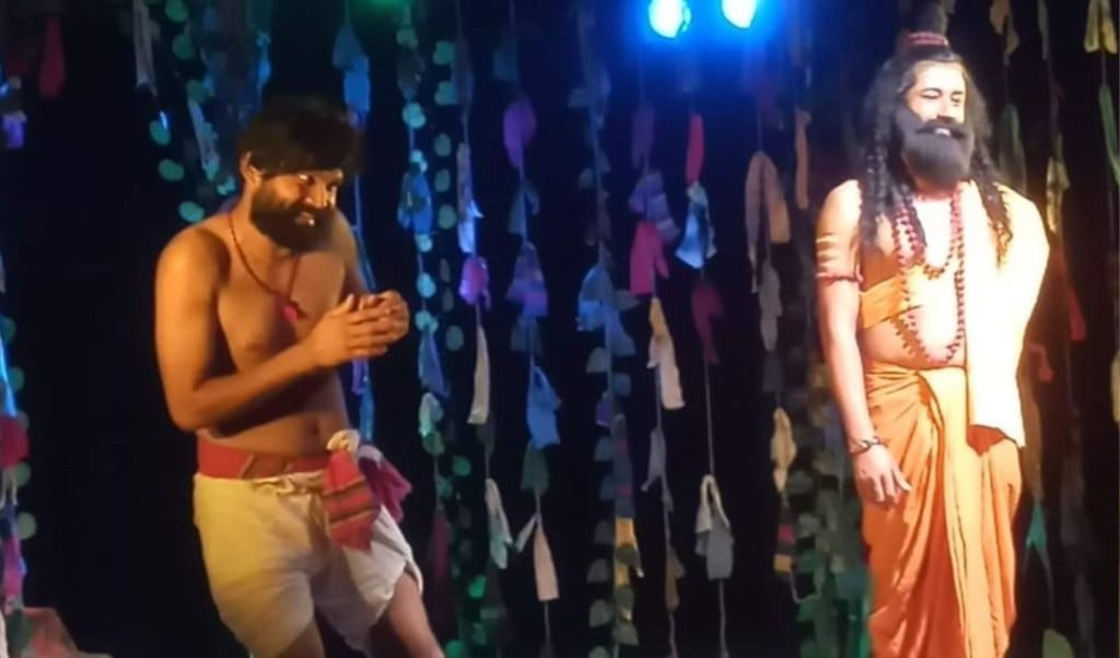 ‘উত্তরণ নাটকের ৩৩তম মঞ্চায়ন কাল 1750862940 ‘উত্তরণ’ নাটকের ৩৩তম মঞ্চায়ন কাল