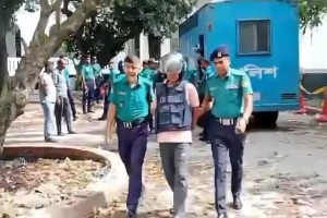 আশুলিয়াতে ৬ লাশ পোড়ানোর ঘটনায় সাত আসামিকে ট্রাইব্যুনালে হাজির