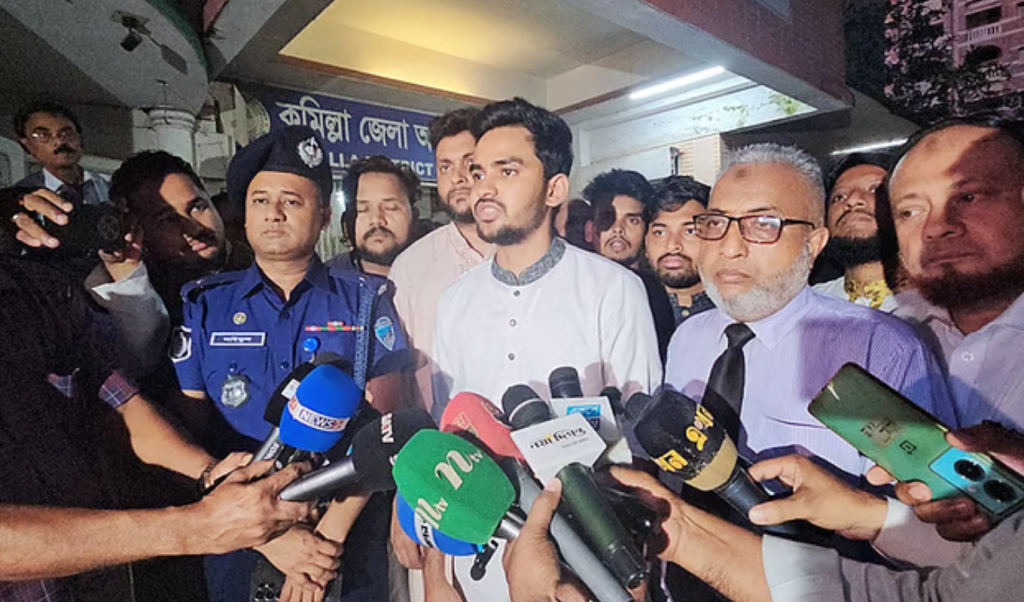 ৫ আগস্টে ‘জুলাই ঘোষণাপত্র’ দেওয়ার চেষ্টা চলছে: উপদেষ্টা আসিফ মাহমুদ 2 Untitled design 2025 07 12T010917.301 1752260975 ৫ আগস্টে ‘জুলাই ঘোষণাপত্র’ দেওয়ার চেষ্টা চলছে: উপদেষ্টা আসিফ মাহমুদ