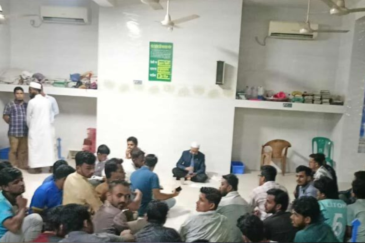 ৭ ঘণ্টা ধরে অবরুদ্ধ কুমিল্লা ভিক্টোরিয়া কলেজের অধ্যক্ষ