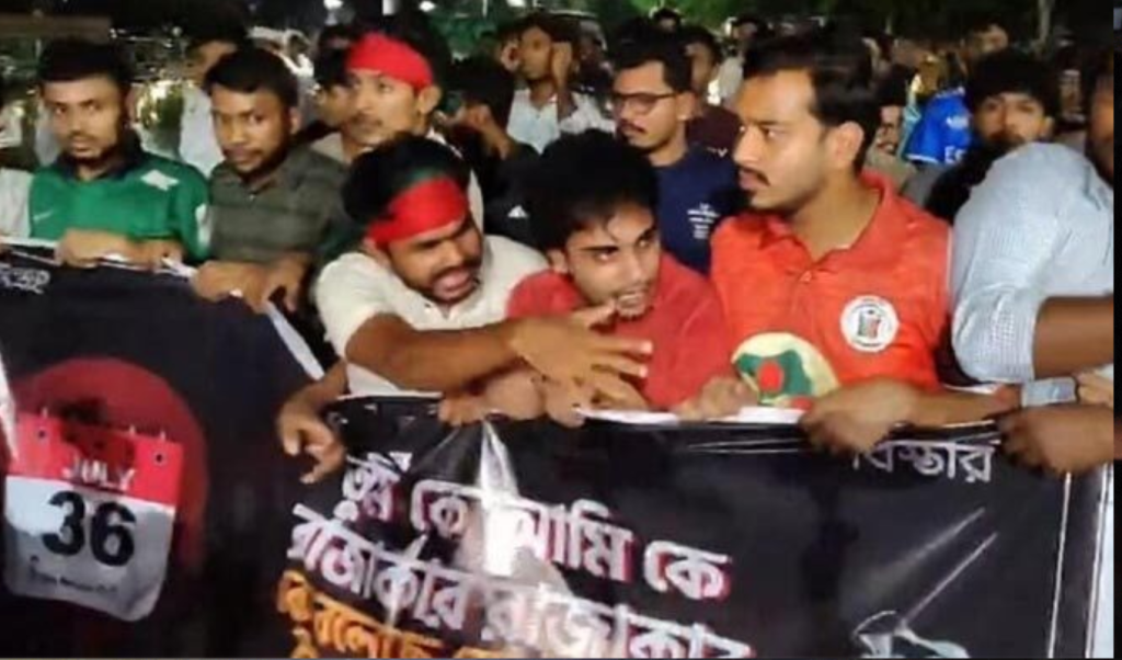 ঢাবিতে ‘জুলাই কন্যা দিবস’ ঘিরে স্লোগানে মুখর রাজপথ 3 Untitled design 2025 07 15T014758.655 1752522492 ঢাবিতে ‘জুলাই কন্যা দিবস’ ঘিরে স্লোগানে মুখর রাজপথ