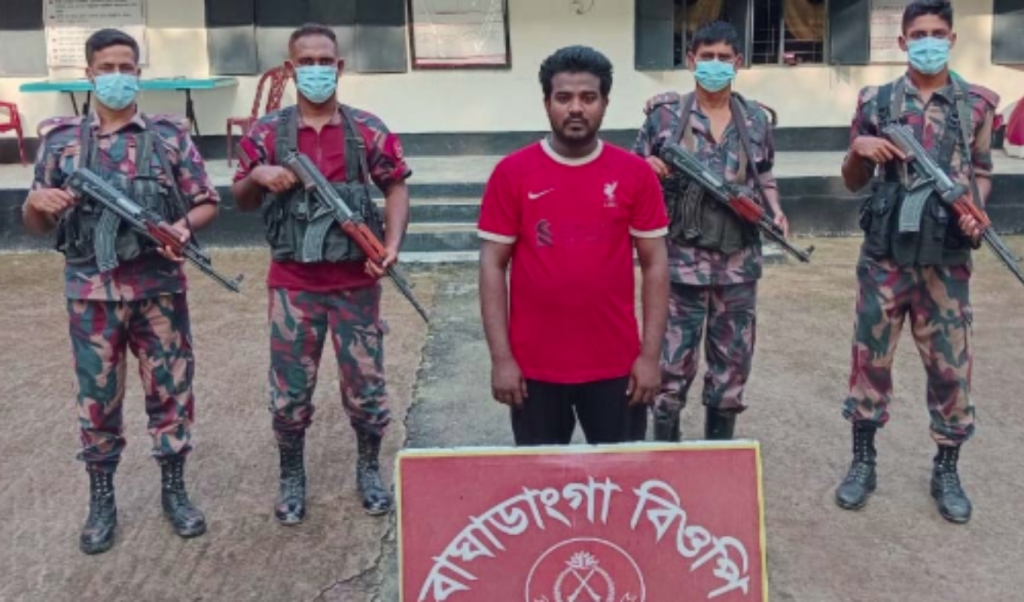 মহেশপুর সীমান্তে নারী-শিশুসহ ৬ অনুপ্রবেশকারী আটক 3 Untitled design 2025 07 20T012105.826 1752953131 মহেশপুর সীমান্তে নারী-শিশুসহ ৬ অনুপ্রবেশকারী আটক