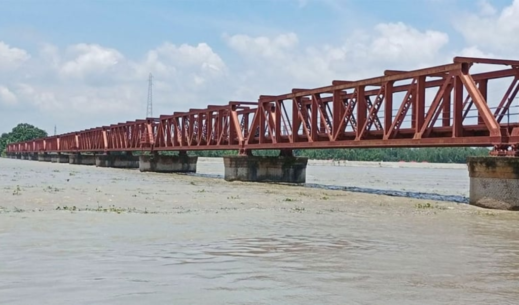 উজানের বৃষ্টিতে তিস্তা-ধরলার পানি বেড়েই চলেছে, চরাঞ্চলে বন্যার শঙ্কা 4 Untitled design 2025 07 21T010041.204 1753038067 উজানের বৃষ্টিতে তিস্তা-ধরলার পানি বেড়েই চলেছে, চরাঞ্চলে বন্যার শঙ্কা