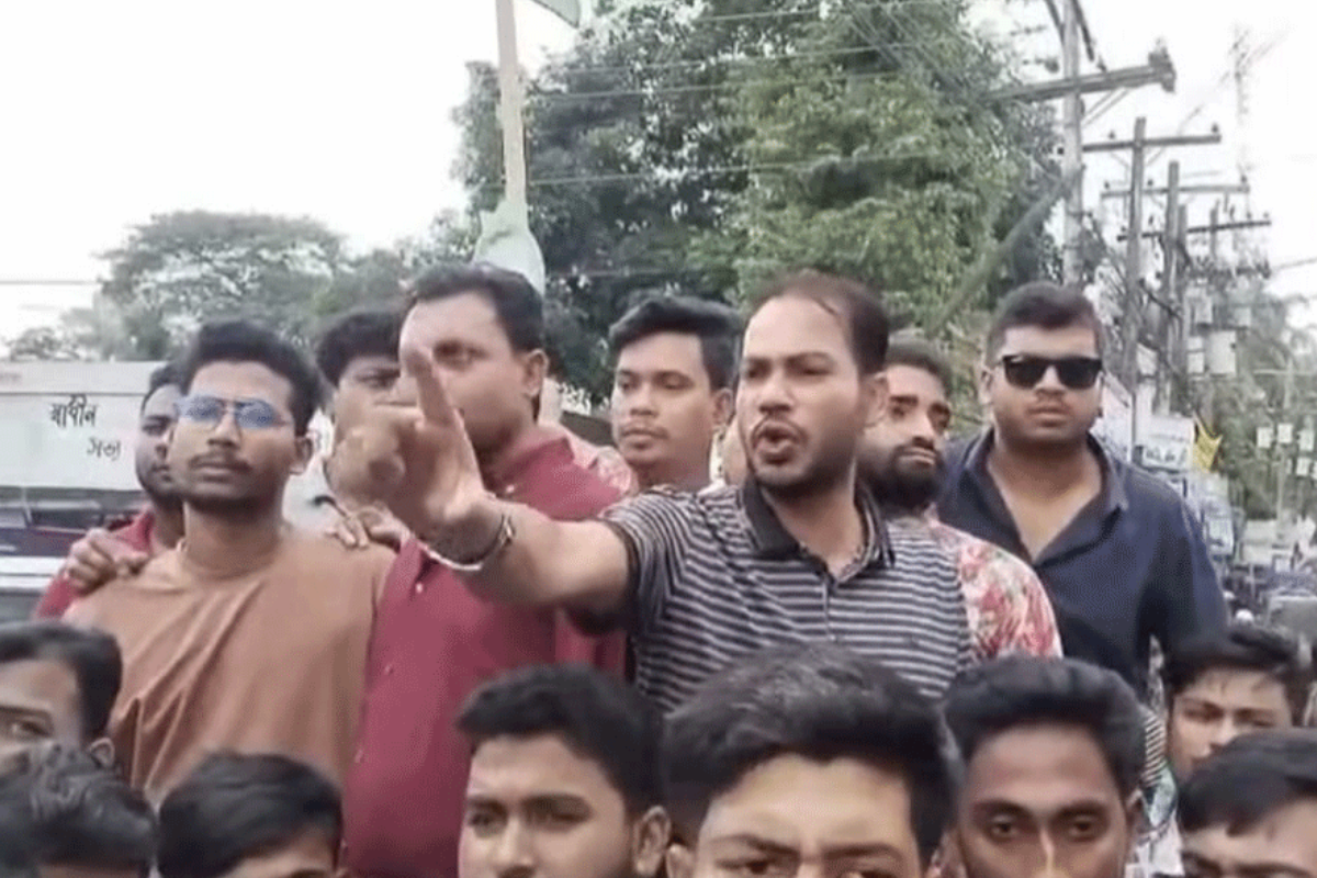 ফেনীতে এনসিপি নেতাদের প্রবেশে হুমকি ছাত্রদল নেতার