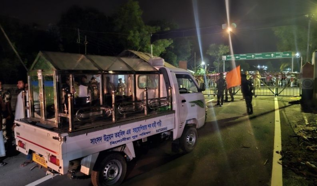 ২১ ঘণ্টা পর মরদেহ হস্তান্তর করল বিএসএফ 4 Untitled design 2025 07 26T004841.840 1753469350 ২১ ঘণ্টা পর মরদেহ হস্তান্তর করল বিএসএফ
