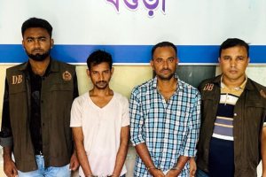 বগুড়ায় ডিবি পরিচয়ে প্রতারণা: আটক ২