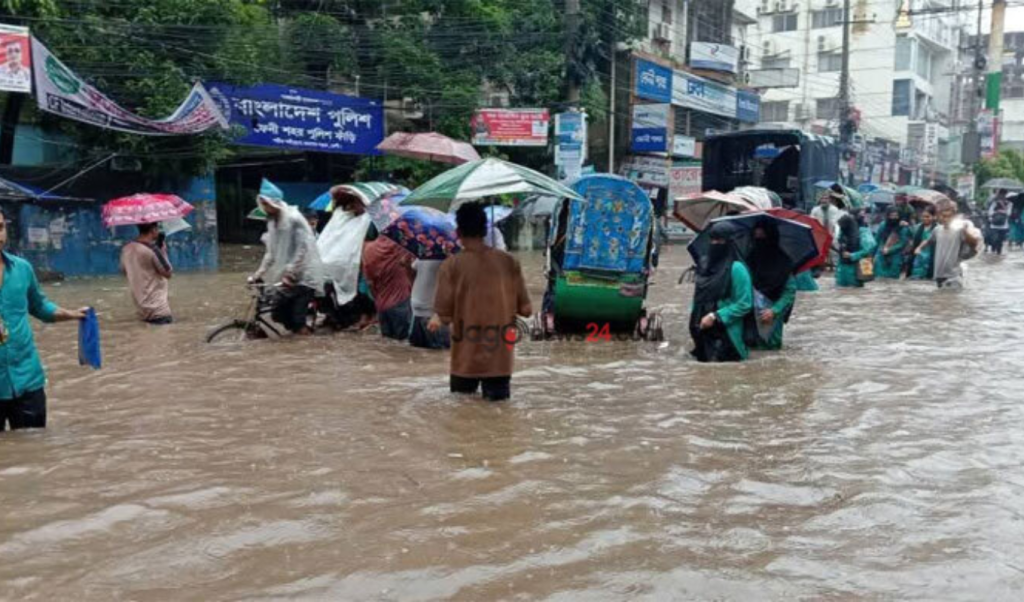 টানা বৃষ্টিতে প্লাবিত কুমিল্লা ও ফেনী, বাড়ছে বন্যার শঙ্কা 3 Untitled design 85 1752005031 টানা বৃষ্টিতে প্লাবিত কুমিল্লা ও ফেনী, বাড়ছে বন্যার শঙ্কা