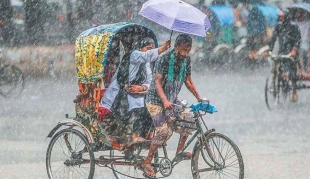 ঢাকায় ভারী বৃষ্টি, কমতে পারে বিকেলে 1 অতিভারী বৃষ্টি 1752130374 ঢাকায় ভারী বৃষ্টি, কমতে পারে বিকেলে