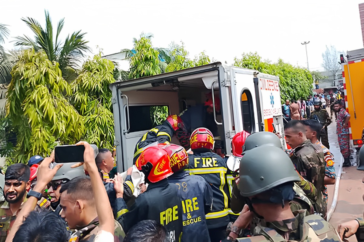 বিমান বিধ্বস্তে মৃতের সংখ্যা বেড়ে ৩২,অনেকের অবস্থাই আশঙ্কাজনক