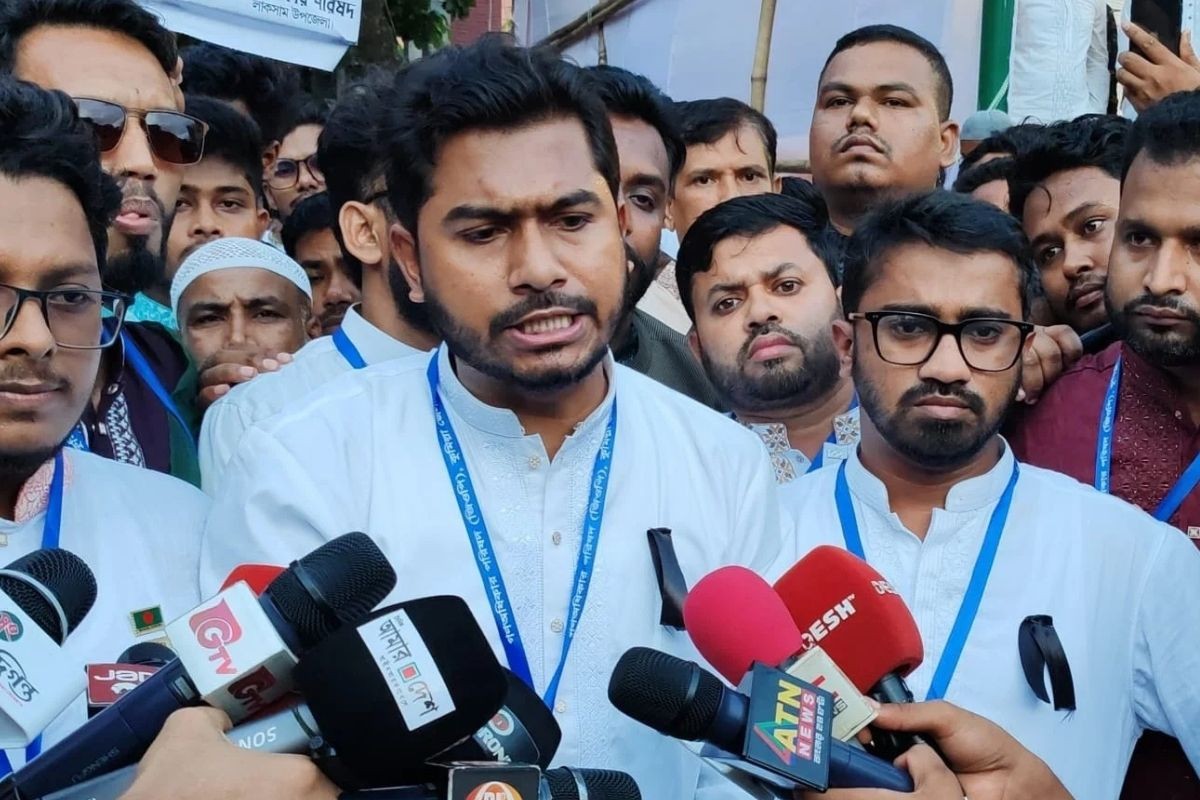 অন্তর্বর্তীকালীন সরকার ‘মেরুদণ্ডহীন ও সবচেয়ে দুর্বল’: নুর