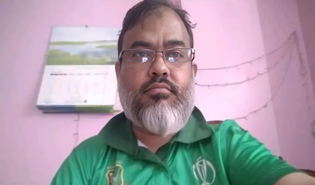 অষ্টম শ্রেণির শিক্ষার্থীদের কুপ্রস্তাব 1752739027 অষ্টম শ্রেণির শিক্ষার্থীদের কুপ্রস্তাব দিয়ে শিক্ষা কর্মকর্তা বললেন ‘ইয়ার্কি করছি’!