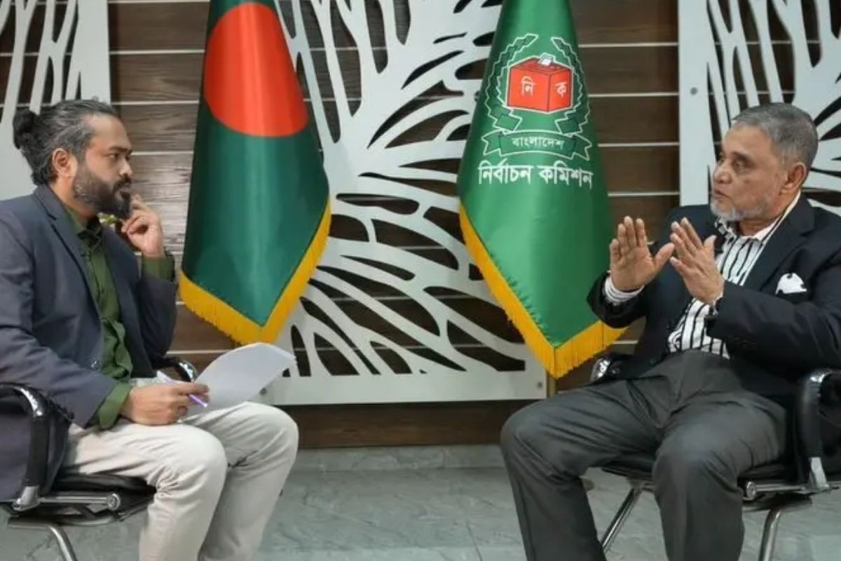 আইনশৃঙ্খলা চ্যালেঞ্জিং হলেও নির্বাচন সম্ভব, বিবিসি বাংলাকে সিইসি