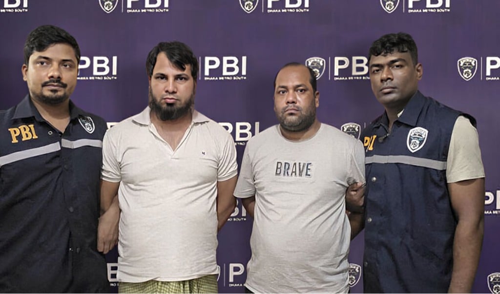 আগুনে পুড়ে দুই জনের মৃত্যু 1753690958 ১০–১২ লাখ টাকার বিনিময়ে বিয়ামে নথিপত্র পোড়াতে গিয়েই আগুনে পুড়ে দুই জনের মৃত্যু: পুলিশ