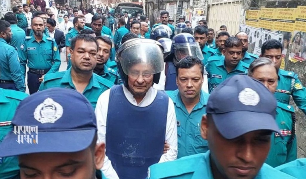 আদালতের হাজতখানার ‘নিরাপত্তাহীনতায় ভুগছেন’ ইনু 4 আদালতের হাজতখানার ‘নিরাপত্তাহীনতায় ভুগছেন ইনু 1753713428 আদালতের হাজতখানার ‘নিরাপত্তাহীনতায় ভুগছেন’ ইনু