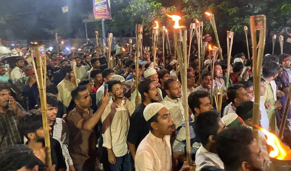আবারও রাজপথে বৈষম্যবিরোধী ছাত্ররা, বিএনপিকে দিল হুঁশিয়ারি 2 আবারও রাজপথে বৈষম্যবিরোধী ছাত্ররা বিএনপিকে দিল হুঁশিয়ারি 1752335245 আবারও রাজপথে বৈষম্যবিরোধী ছাত্ররা, বিএনপিকে দিল হুঁশিয়ারি