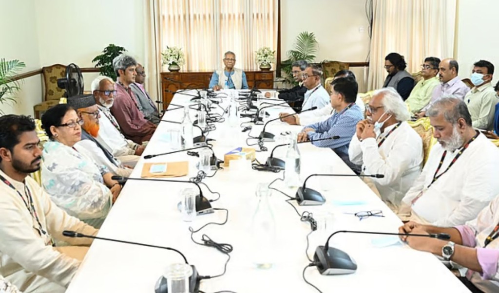আরও ১৩টি দল ও জোটের সঙ্গে প্রধান উপদেষ্টার বৈঠক 3 আরও ১৩টি দল ও জোটের সঙ্গে প্রধান উপদেষ্টার বৈঠক 1753268030 আরও ১৩টি দল ও জোটের সঙ্গে প্রধান উপদেষ্টার বৈঠক