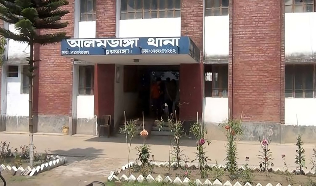 চুয়াডাঙ্গায় সড়ক দুর্ঘটনায় ৩ জনের মর্মান্তিক মৃত্যু 10 আলমডাঙ্গা থানা 1751603037 চুয়াডাঙ্গায় সড়ক দুর্ঘটনায় ৩ জনের মর্মান্তিক মৃত্যু