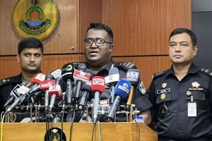 পিচ্চি মুন্না’ গ্রেপ্তার