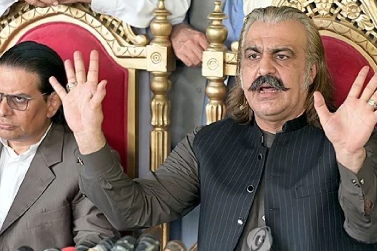 একদিকে ৫ আগস্ট, অন্যদিকে ৯০ দিনের ‘ডু অর ডাই’; ইমরান খানের দলে বিভ্রান্তি