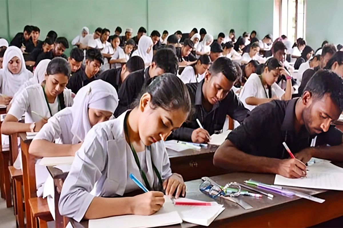 একাদশ শ্রেণিতে ভর্তি নিয়ে শিক্ষার্থী-অভিভাবকদের উদ্বেগ যে কারণে