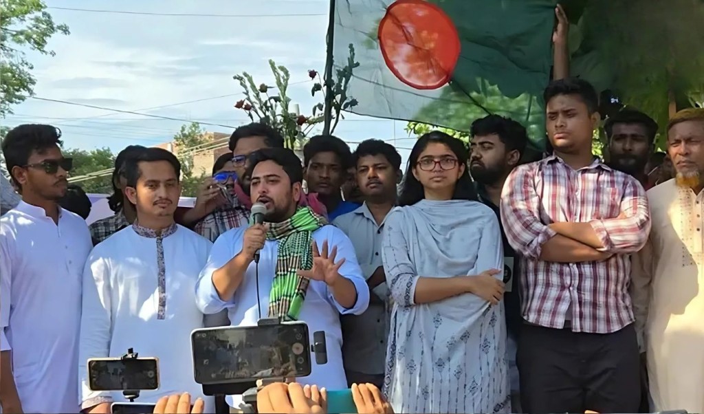 এনসিপি কি 'মব' সন্ত্রাস দিয়ে প্রভাব বিস্তার করতে চায়? 7 এনসিপি কি মব সন্ত্রাস দিয়ে প্রভাব বিস্তার করতে চায় 1751595881 এনসিপি কি 'মব' সন্ত্রাস দিয়ে প্রভাব বিস্তার করতে চায়?