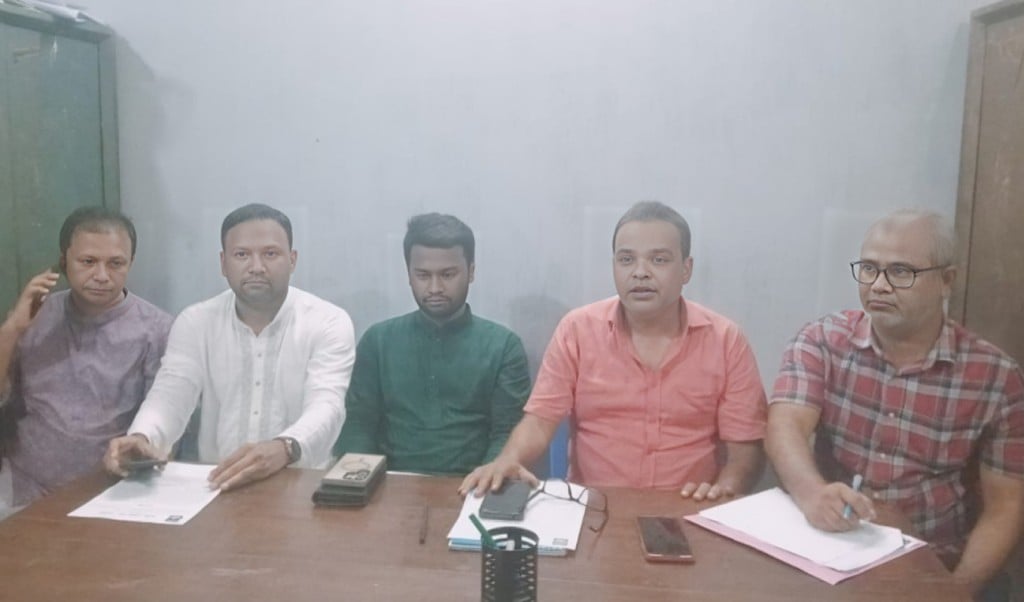 এনসিপি 1753327189 শহীদ মিনারে কর্মসূচির অনুমতি না দেওয়ায় ডিসিকে ‘ফ্যাসিস্টের দোসর’ বলল এনসিপি