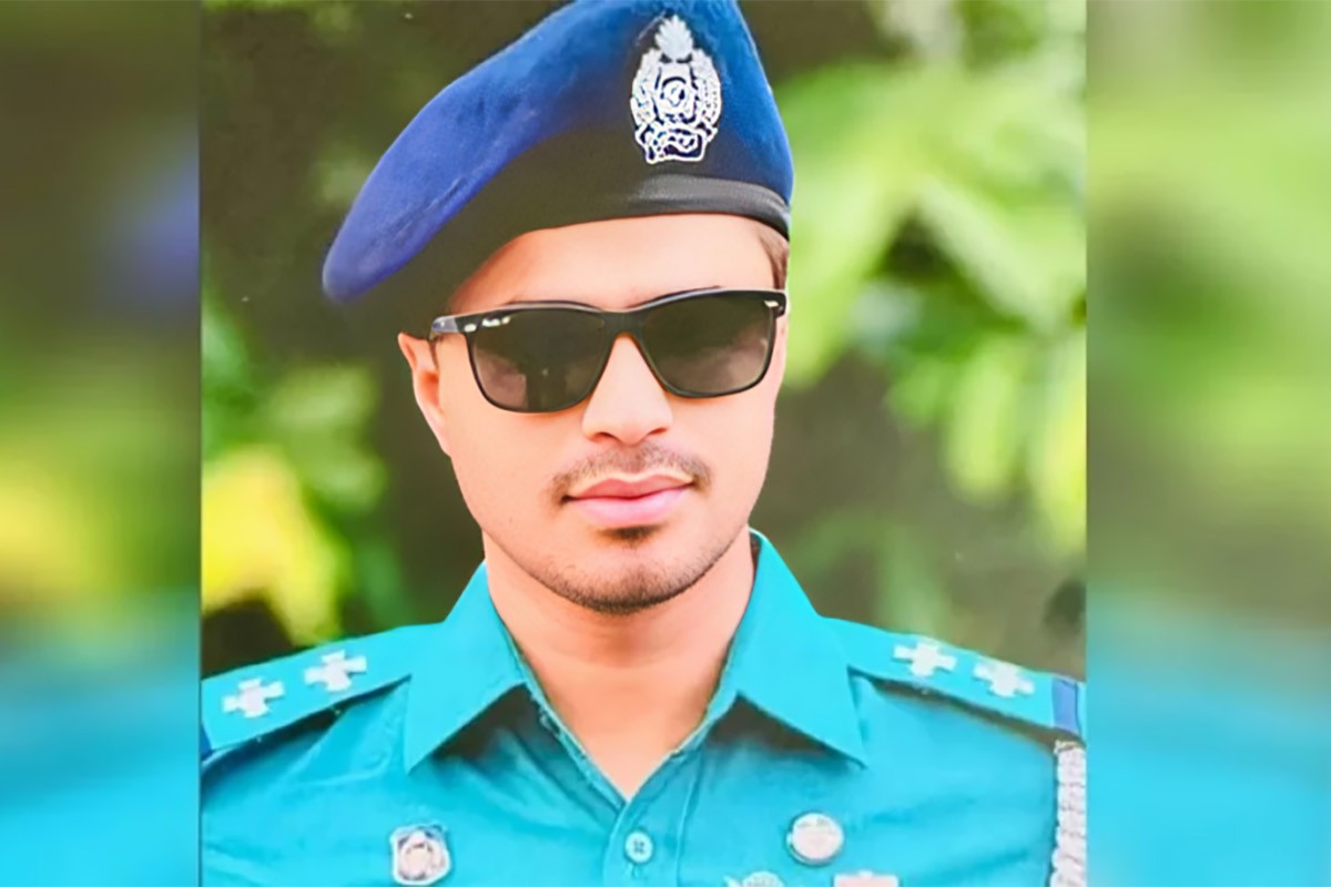 অন্যের স্ত্রীকে নিয়ে পার্কে ধরা পড়া এসআই মাহবুব ক্লোজড
