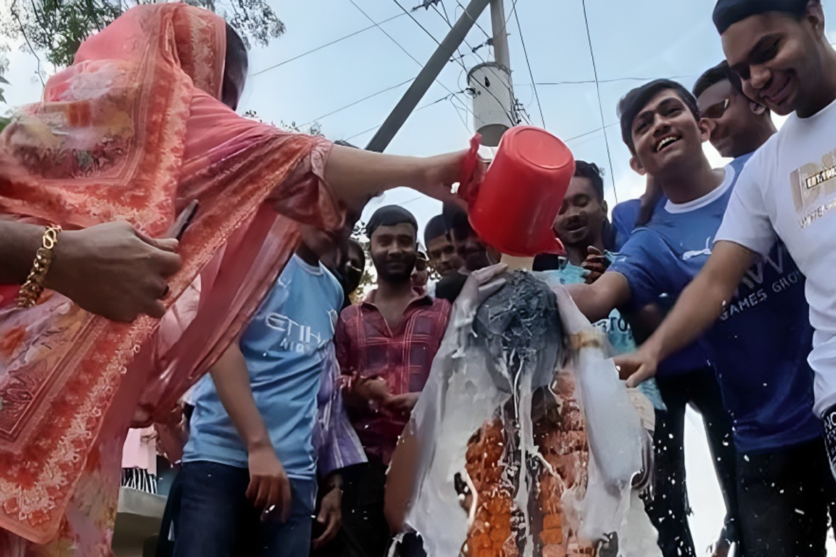 মানুষ দুধ দিয়ে গোসল করে কেন? এর ঐতিহাসিক ভিত্তি কি?
