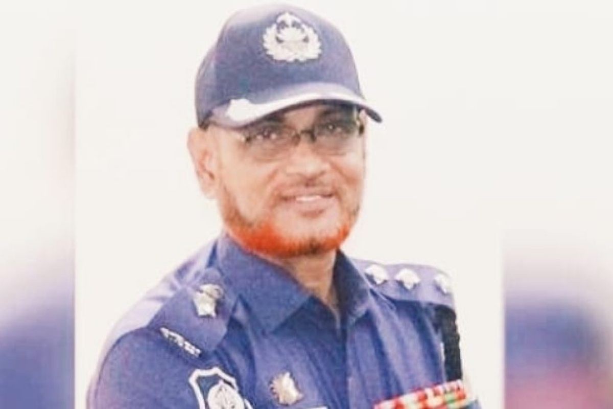 কনস্টেবলের স্ত্রীকে অনৈতিক প্রস্তাব দিলেন এএসপি, বরখাস্ত