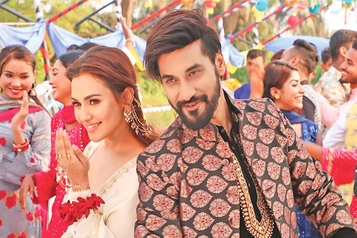 জনপ্রিয় গান ‘কন্যা’ এবার উর্দুতে গাইলেন পাকিস্তানি শিল্পীরা