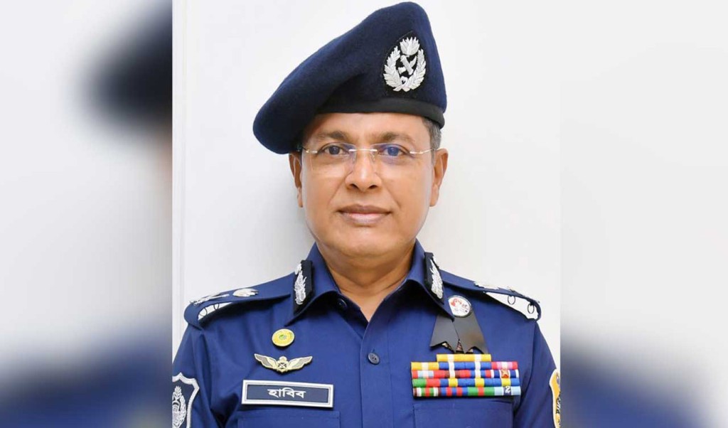 কমিশনার পুলিশ 1752482366 ডিএমপির সাবেক কমিশনার হাবিবুরসহ ৮ পুলিশ কর্মকর্তার বিচার শুরু