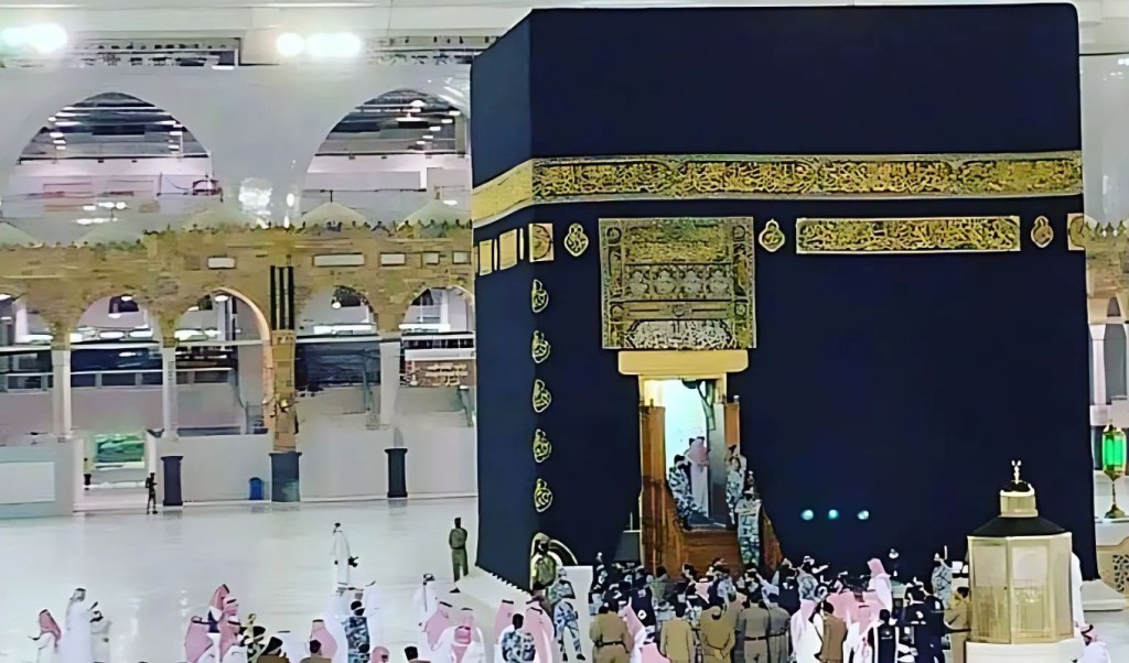 বৃহস্পতিবার ধোয়া হবে পবিত্র কাবা শরীফ 10 কাবা শরীফ 1752046156 বৃহস্পতিবার ধোয়া হবে পবিত্র কাবা শরীফ