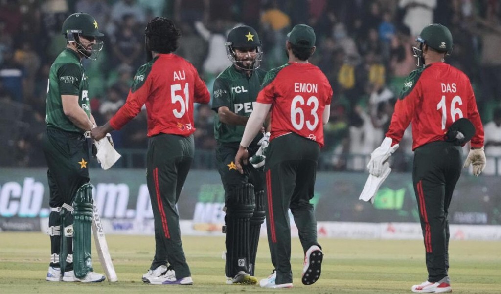 কালো ব্যাজ পরে মাঠে নামবে বাংলাদেশ-পাকিস্তান ক্রিকেটাররা 3 ক্রিকেট