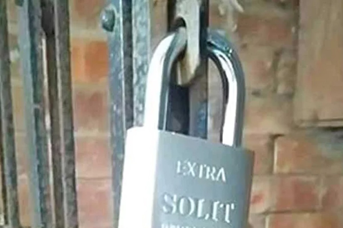 পছন্দের ব্যক্তি ডিলার নিয়োগ না পাওয়ায় খাদ্য নিয়ন্ত্রক অফিসে তালা দিলো বৈষম্যবিরোধীরা