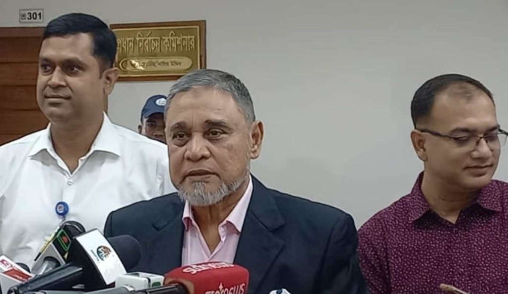গত তিন নির্বাচনকে ‘সার্টিফিকেট দেওয়া বিদেশি পর্যবেক্ষকদের অনুমোদন নয় সিইসি 1751980614 নির্বাচনে এআইয়ের অপব্যবহার ঠেকাতে কানাডার সহায়তা চেয়েছে ইসি