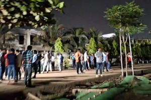 গভীর রাতে ছয় দফা দাবিতে উত্তাল মাইলস্টোন কলেজ