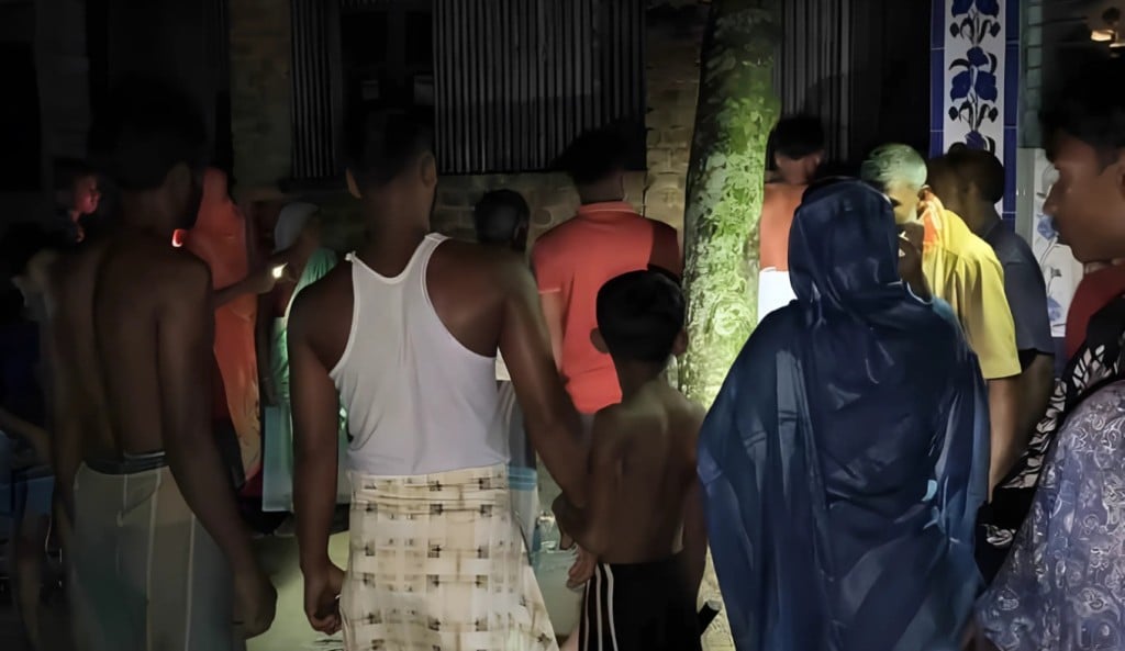 গরু ছাগল বাঁচাতে গিয়ে আগুনে পুড়ে বৃদ্ধার মৃত্যু 1753767895 গরু-ছাগল বাঁচাতে গিয়ে আগুনে পুড়ে বৃদ্ধার মৃত্যু