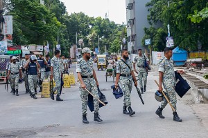 গোপালগঞ্জে চলছে কঠোর কারফিউ, অভিযানে আটক ৪৫ জন