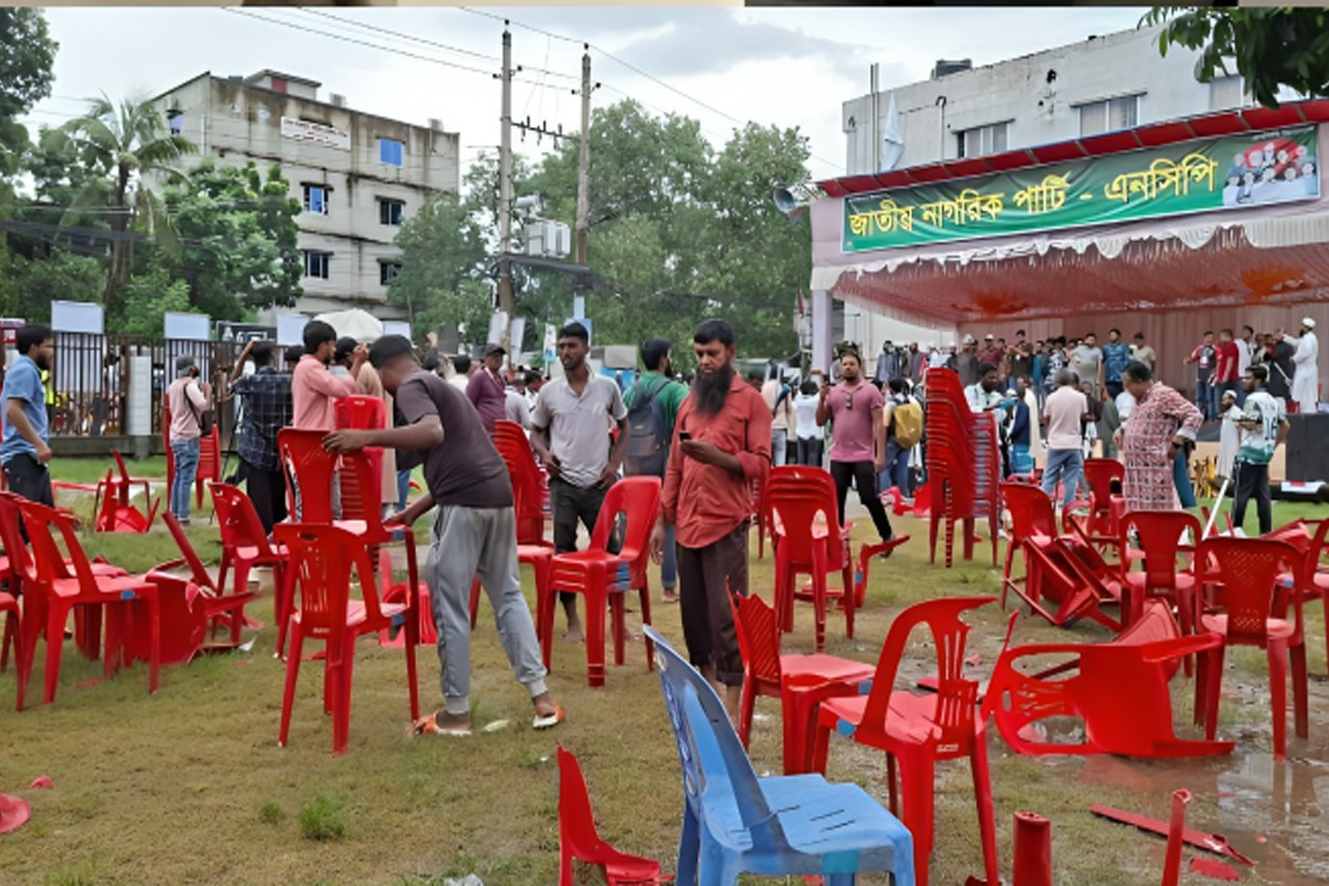 গোপালগঞ্জে এনসিপির পদযাত্রা: জনশূন্য সমাবেশে বক্তব্য রাখলেন নেতারা