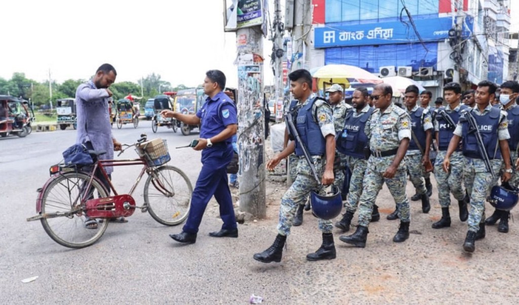 গোপালগঞ্জে পুলিশের দুই মামলায় আসামি ৮০০, গ্রেপ্তার অন্তত ৯০ 4 গোপালগঞ্জে পুলিশের দুই মামলায় আসামি ৮০০ গ্রেপ্তার অন্তত ৯০ 1752838916 গোপালগঞ্জে পুলিশের দুই মামলায় আসামি ৮০০, গ্রেপ্তার অন্তত ৯০