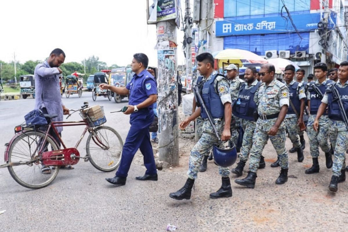 গোপালগঞ্জে পুলিশের দুই মামলায় আসামি ৮০০, গ্রেপ্তার অন্তত ৯০