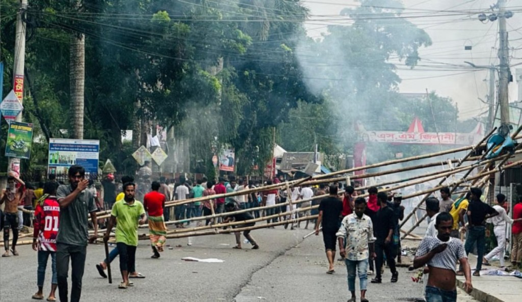 ৪ দিন পর ৪ হত্যা মামলা, আসামি ৬ হাজার 4 গোপালগঞ্জে হামলা সংঘর্ষ 1753014468 ৪ দিন পর ৪ হত্যা মামলা, আসামি ৬ হাজার