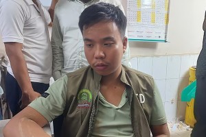 চন্দনাইশে কাটা গাছ নিতে বাধা, বন কর্মকর্তাদের ওপর হামলা, আহত ৮