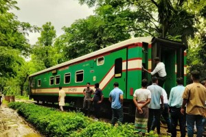 চলতি পথেই বগি ফেলে চলে গেল কক্সবাজার এক্সপ্রেস ট্রেন